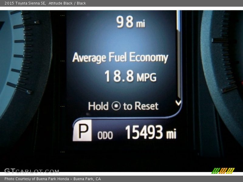 Attitude Black / Black 2015 Toyota Sienna SE