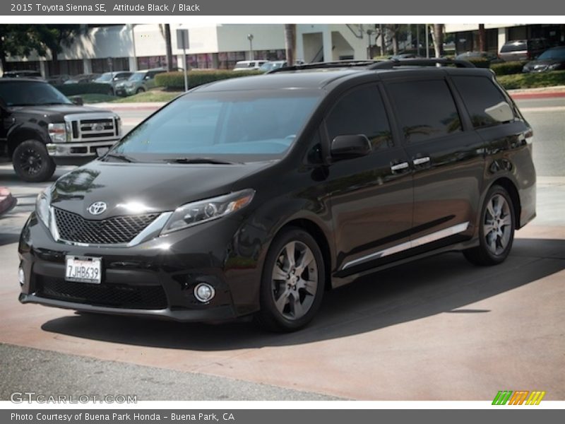 Attitude Black / Black 2015 Toyota Sienna SE