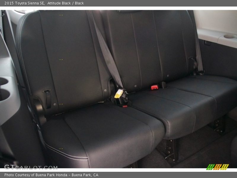 Attitude Black / Black 2015 Toyota Sienna SE