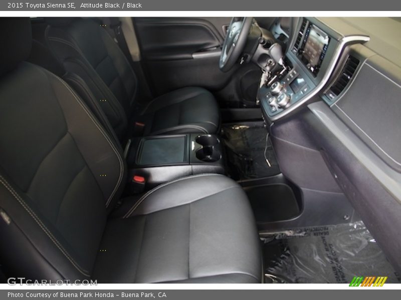 Attitude Black / Black 2015 Toyota Sienna SE