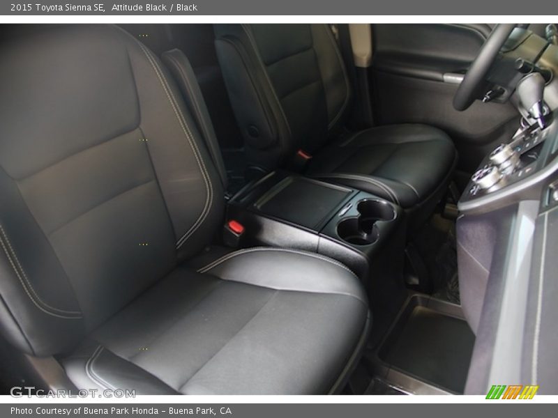 Attitude Black / Black 2015 Toyota Sienna SE