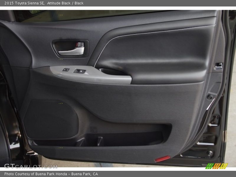Attitude Black / Black 2015 Toyota Sienna SE