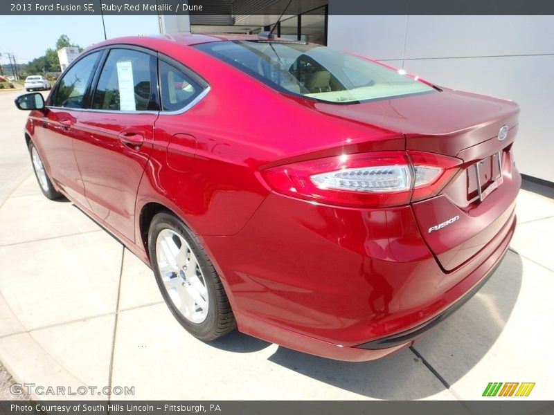 Ruby Red Metallic / Dune 2013 Ford Fusion SE