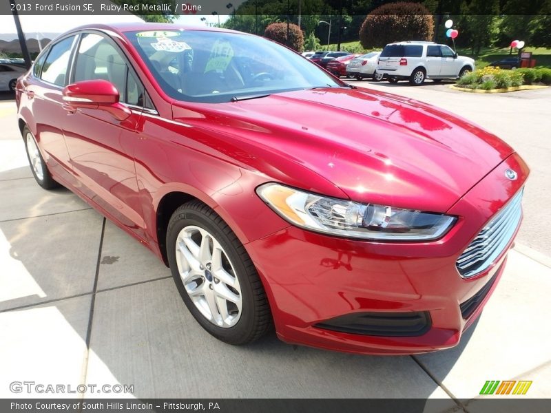 Ruby Red Metallic / Dune 2013 Ford Fusion SE