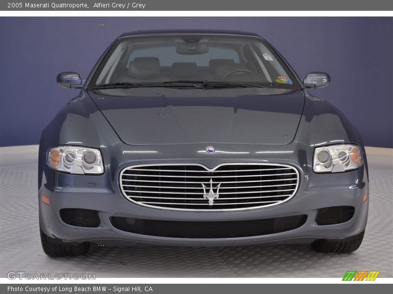 Alfieri Grey / Grey 2005 Maserati Quattroporte