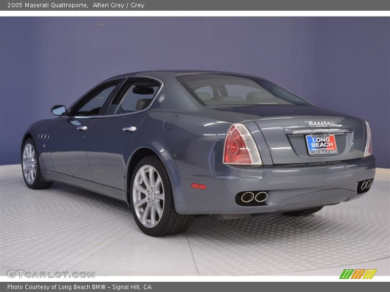 Alfieri Grey / Grey 2005 Maserati Quattroporte