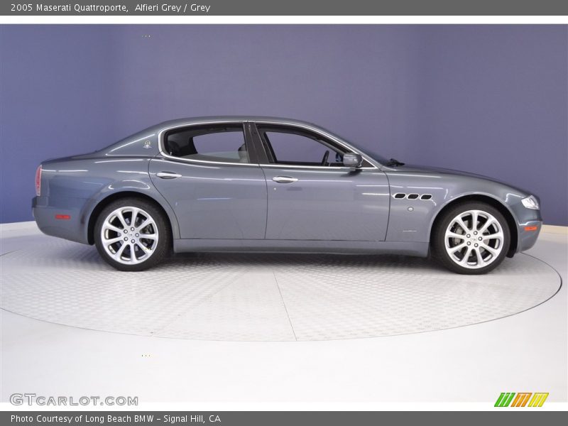 Alfieri Grey / Grey 2005 Maserati Quattroporte
