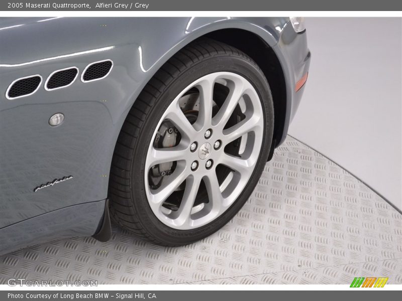 Alfieri Grey / Grey 2005 Maserati Quattroporte