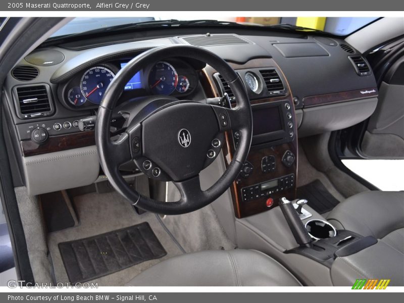 Alfieri Grey / Grey 2005 Maserati Quattroporte