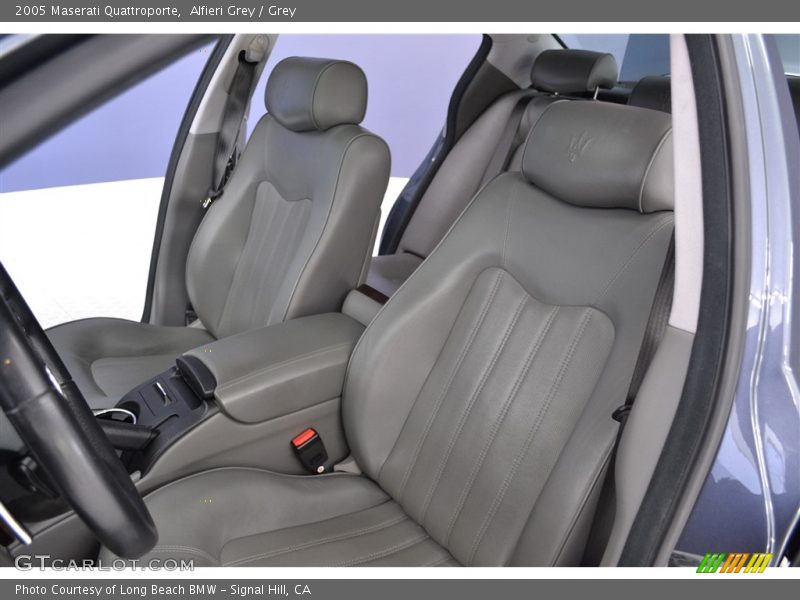 Alfieri Grey / Grey 2005 Maserati Quattroporte