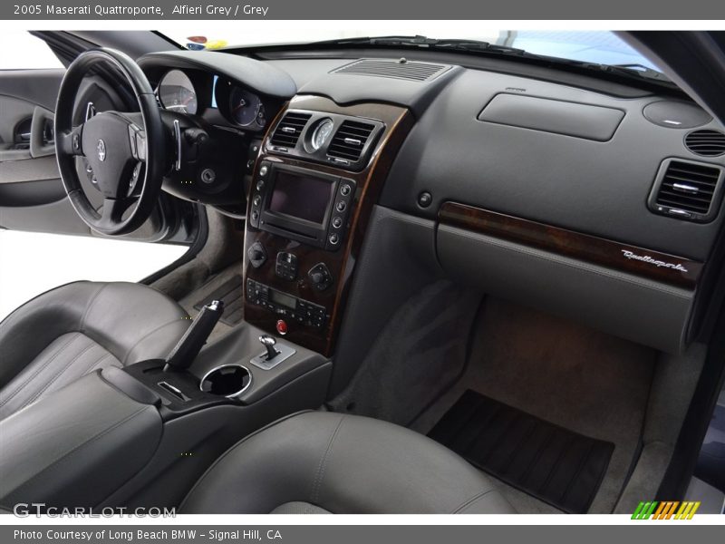 Alfieri Grey / Grey 2005 Maserati Quattroporte