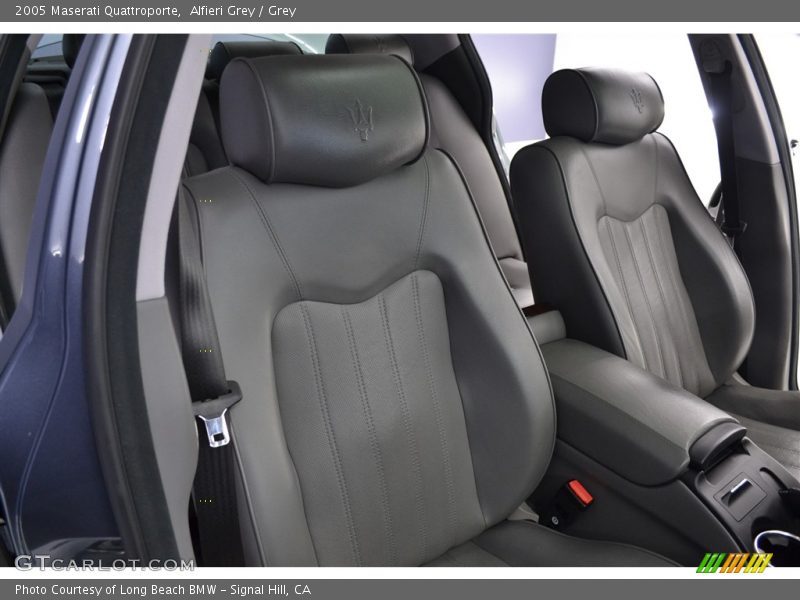 Alfieri Grey / Grey 2005 Maserati Quattroporte