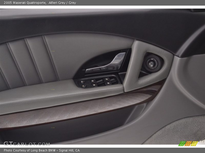 Alfieri Grey / Grey 2005 Maserati Quattroporte