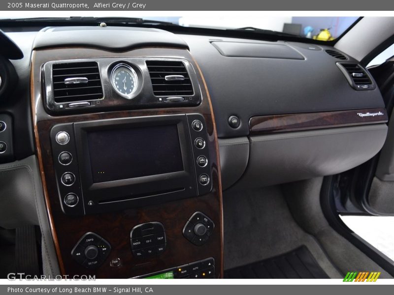 Alfieri Grey / Grey 2005 Maserati Quattroporte
