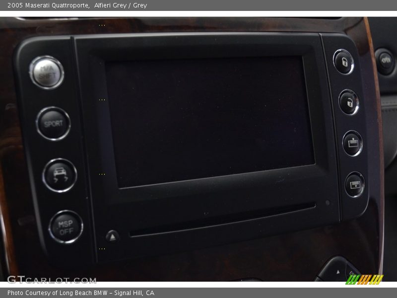Alfieri Grey / Grey 2005 Maserati Quattroporte