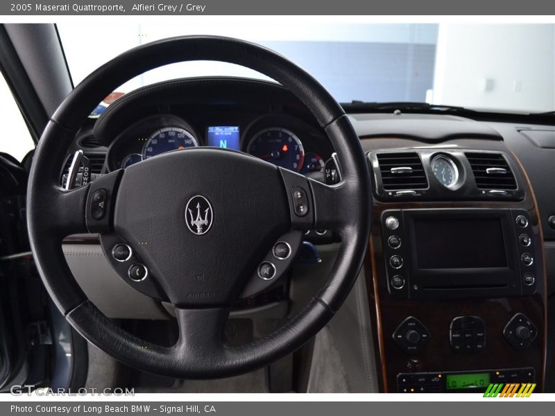 Alfieri Grey / Grey 2005 Maserati Quattroporte