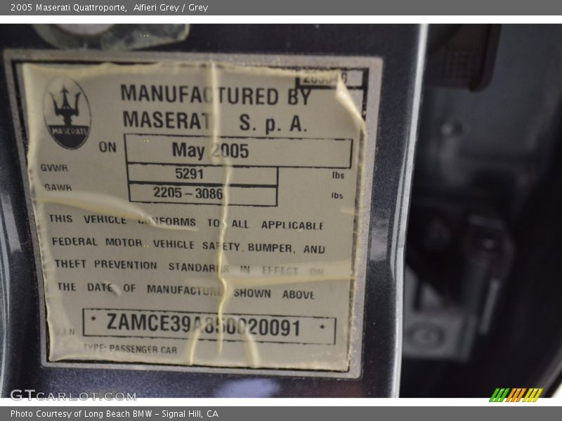 Alfieri Grey / Grey 2005 Maserati Quattroporte