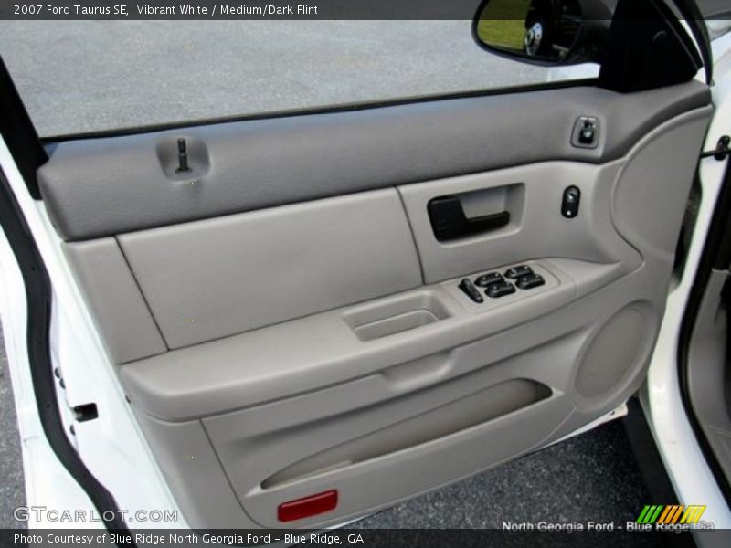 Vibrant White / Medium/Dark Flint 2007 Ford Taurus SE
