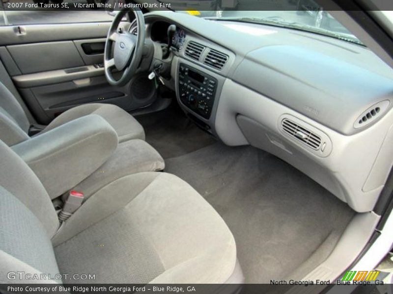 Vibrant White / Medium/Dark Flint 2007 Ford Taurus SE
