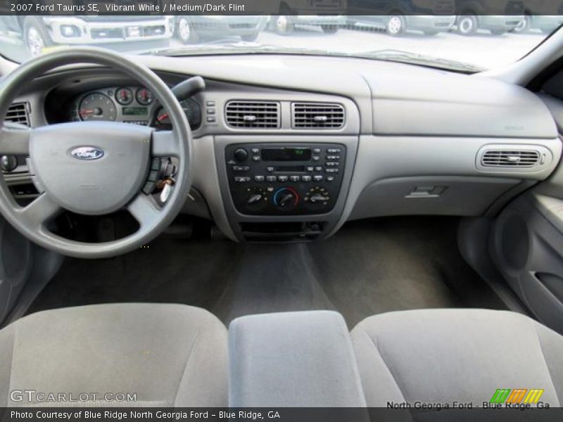 Vibrant White / Medium/Dark Flint 2007 Ford Taurus SE