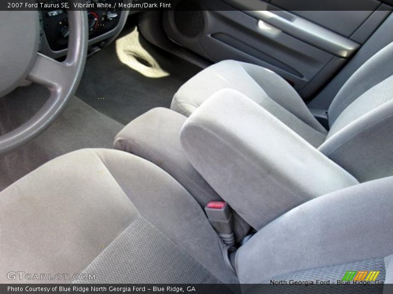 Vibrant White / Medium/Dark Flint 2007 Ford Taurus SE