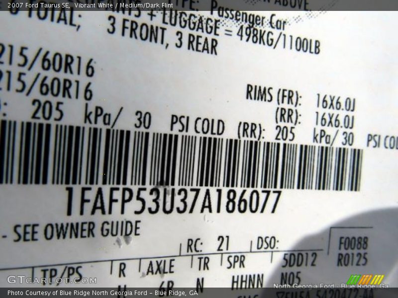 Vibrant White / Medium/Dark Flint 2007 Ford Taurus SE
