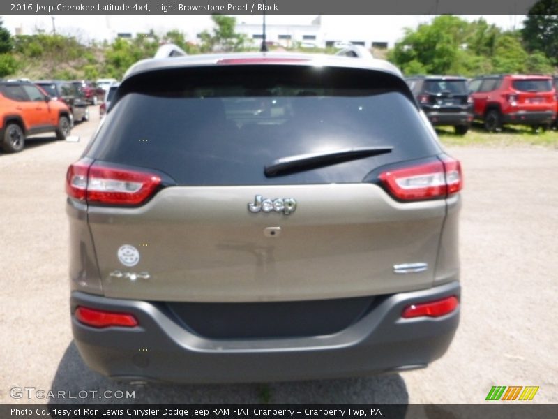 Light Brownstone Pearl / Black 2016 Jeep Cherokee Latitude 4x4