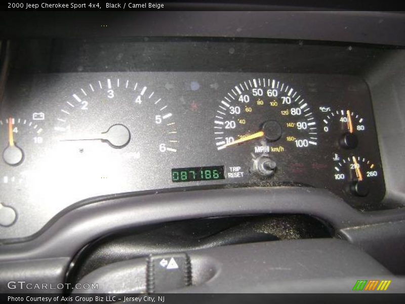 Black / Camel Beige 2000 Jeep Cherokee Sport 4x4