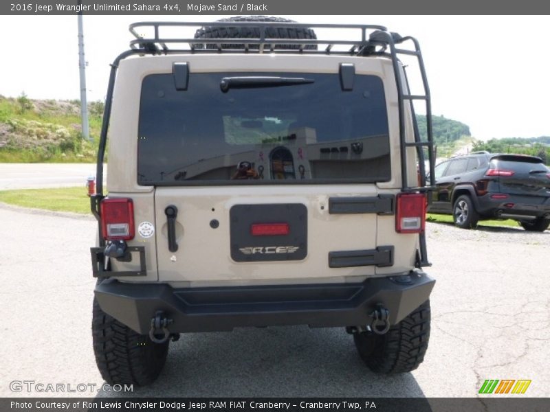 Mojave Sand / Black 2016 Jeep Wrangler Unlimited Sahara 4x4