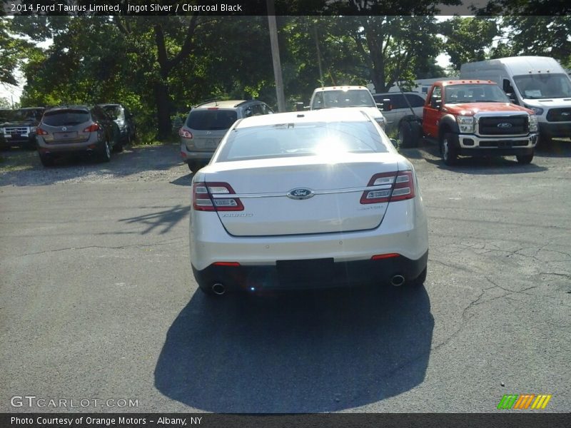 Ingot Silver / Charcoal Black 2014 Ford Taurus Limited