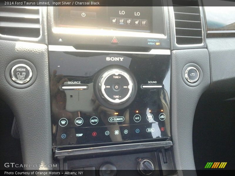 Ingot Silver / Charcoal Black 2014 Ford Taurus Limited