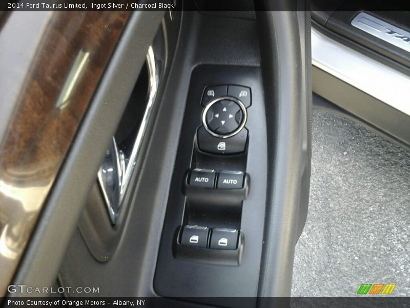 Ingot Silver / Charcoal Black 2014 Ford Taurus Limited
