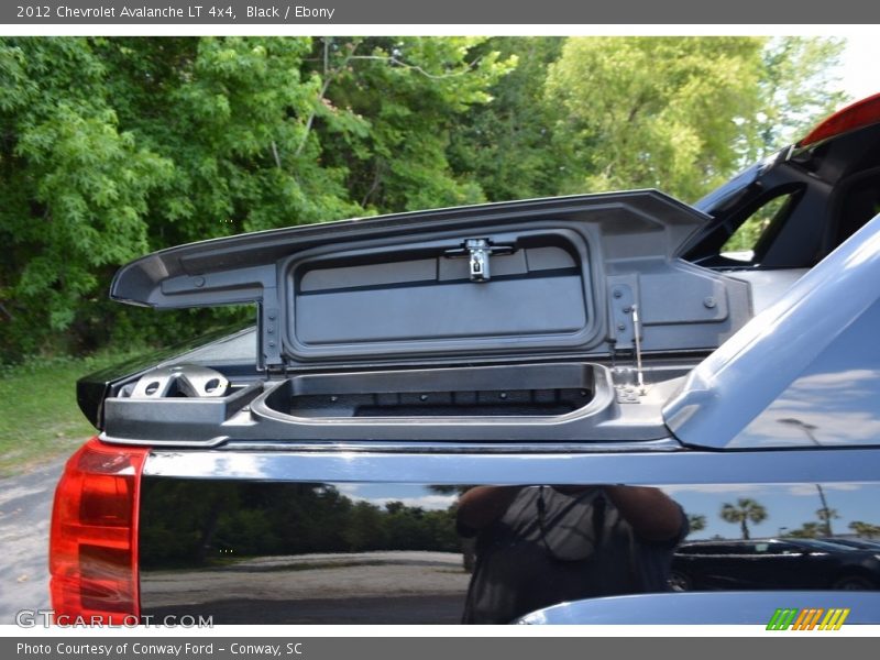 Black / Ebony 2012 Chevrolet Avalanche LT 4x4