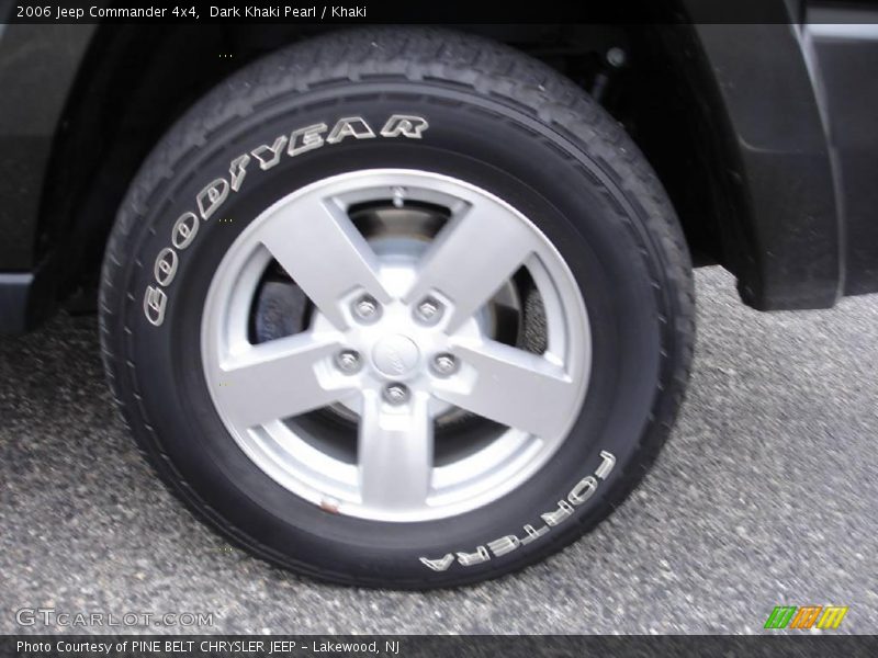 Dark Khaki Pearl / Khaki 2006 Jeep Commander 4x4