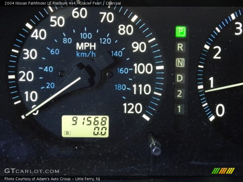 Glacier Pearl / Charcoal 2004 Nissan Pathfinder LE Platinum 4x4