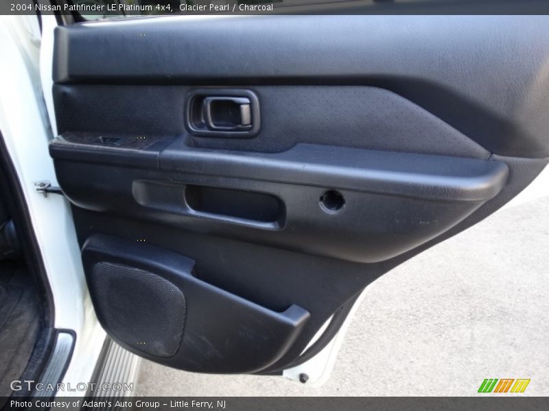 Glacier Pearl / Charcoal 2004 Nissan Pathfinder LE Platinum 4x4