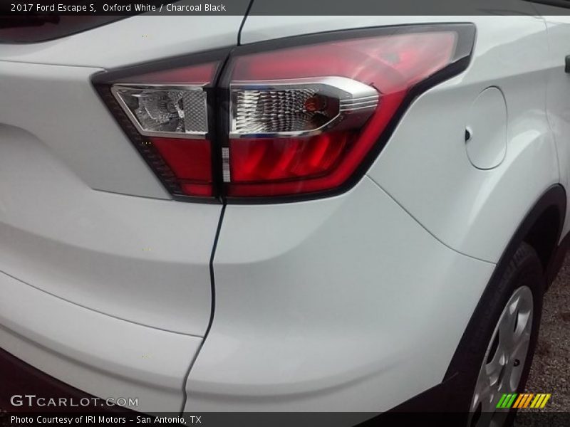 Oxford White / Charcoal Black 2017 Ford Escape S