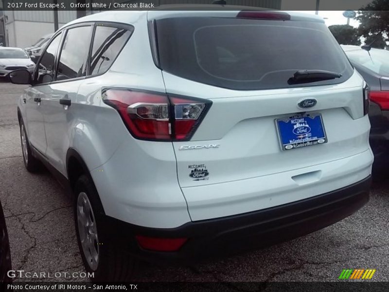 Oxford White / Charcoal Black 2017 Ford Escape S
