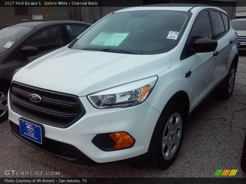 Oxford White / Charcoal Black 2017 Ford Escape S