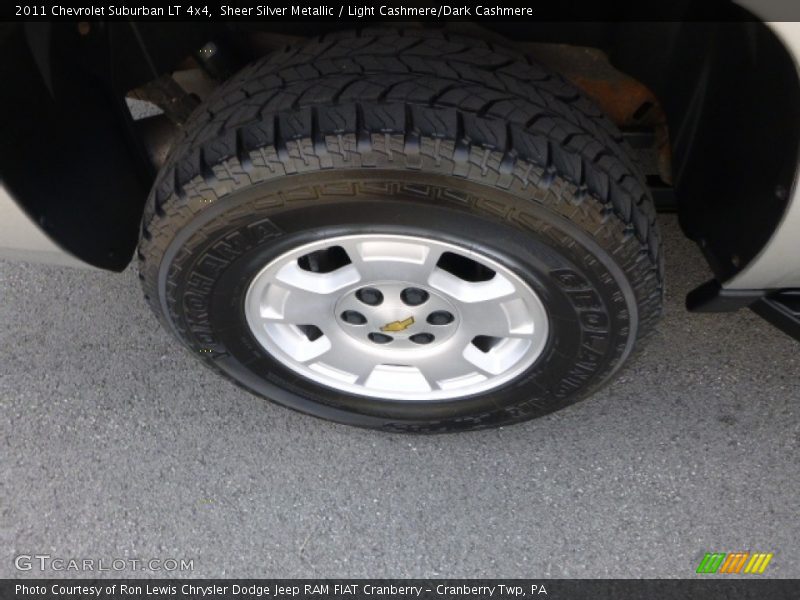 Sheer Silver Metallic / Light Cashmere/Dark Cashmere 2011 Chevrolet Suburban LT 4x4