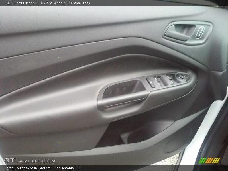 Oxford White / Charcoal Black 2017 Ford Escape S