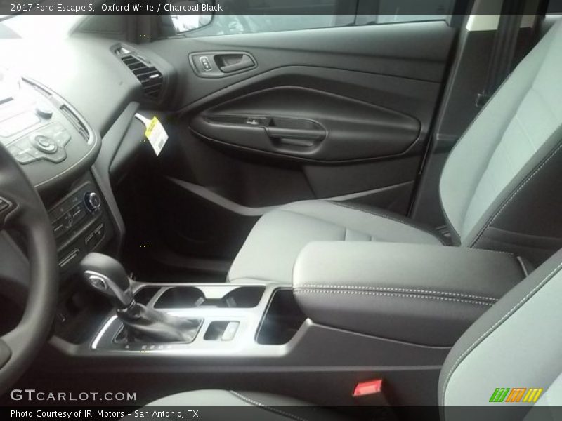 Oxford White / Charcoal Black 2017 Ford Escape S
