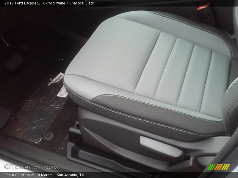 Oxford White / Charcoal Black 2017 Ford Escape S