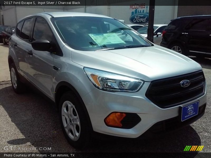 Ingot Silver / Charcoal Black 2017 Ford Escape S