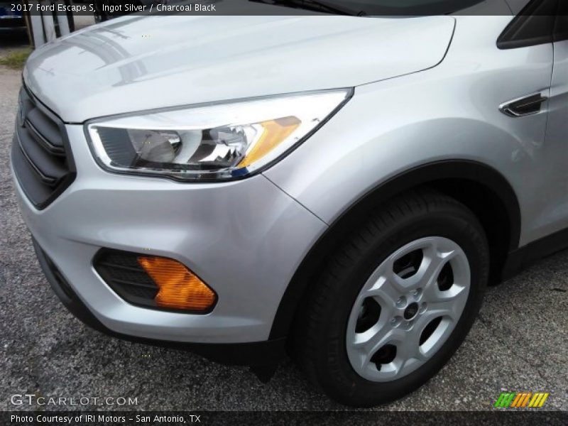 Ingot Silver / Charcoal Black 2017 Ford Escape S