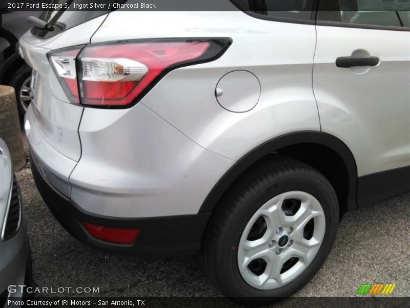 Ingot Silver / Charcoal Black 2017 Ford Escape S