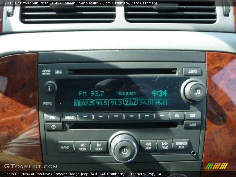 Sheer Silver Metallic / Light Cashmere/Dark Cashmere 2011 Chevrolet Suburban LT 4x4