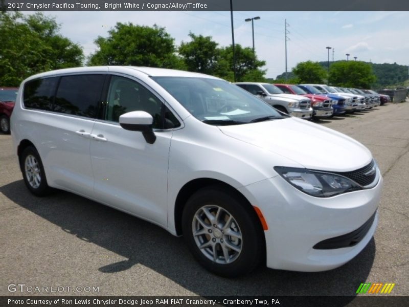 Bright White / Cognac/Alloy/Toffee 2017 Chrysler Pacifica Touring