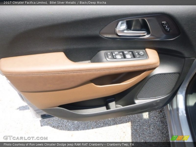 Billet Silver Metallic / Black/Deep Mocha 2017 Chrysler Pacifica Limited