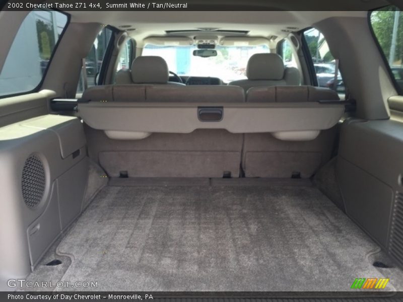 Summit White / Tan/Neutral 2002 Chevrolet Tahoe Z71 4x4